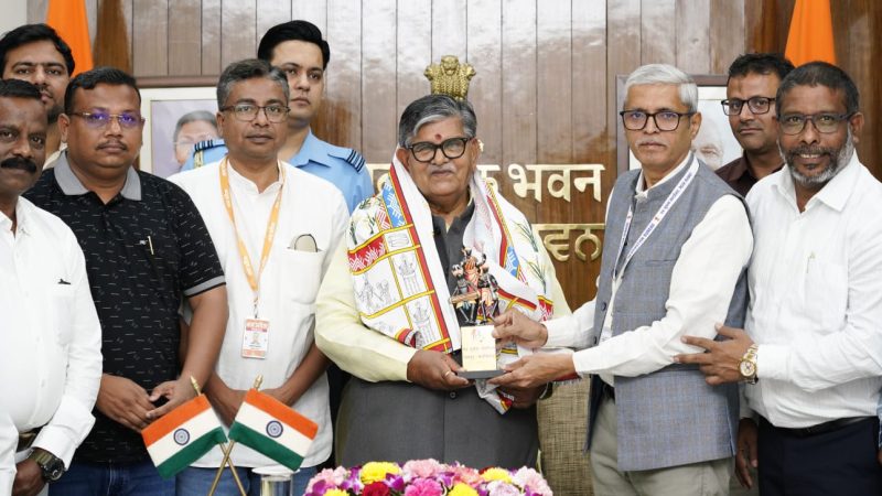 पंजाब के राज्यपाल गुलाब चंद कटारिया ने छत्तीसगढ़ के पत्रकारों से की मुलाकात