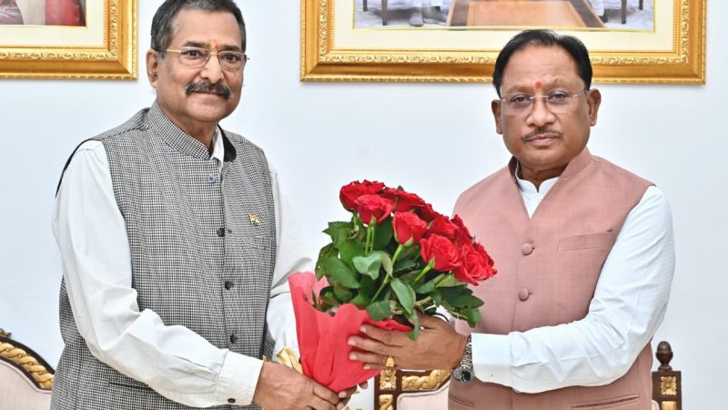 मुख्यमंत्री विष्णु देव साय से छत्तीसगढ़ राज्य पुलिस जवाबदेही प्राधिकरण के नव पदस्थ सदस्य राजीव श्रीवास्तव ने की सौजन्य भेंट