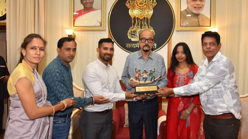 राज्यपाल से रेडियो संगवारी टीम ने की सौजन्य मुलाकात