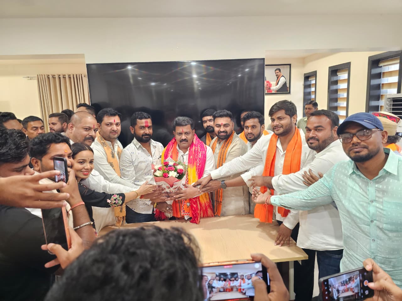 भाजयुमो ने की उप मुख्यमंत्री विजय शर्मा से मुलाकात