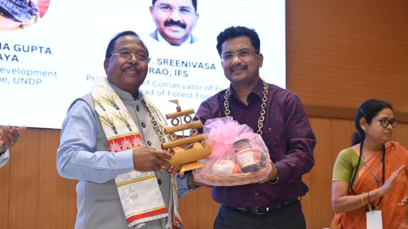 प्रकृति में जनजातीयों की अटूट आस्था, देवी-देवताओं के वास से जल जंगल का हो रहा संरक्षण व संवर्धन : मंत्री रामविचार नेताम