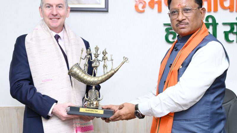 मुख्यमंत्री विष्णु देव साय से आस्ट्रेलिया के महावाणिज्य दूत बर्नार्ड लिंच ने की सौजन्य मुलाकात