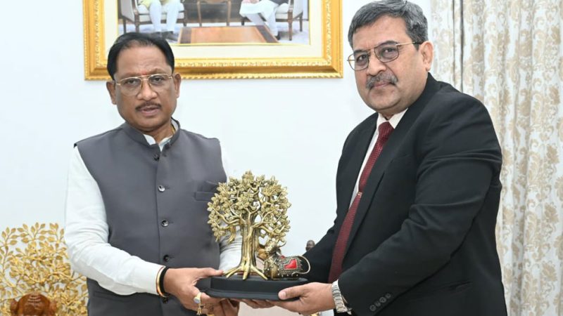 मुख्यमंत्री विष्णु देव साय से आईओसीएल के मुख्य महाप्रबंधक ने की सौजन्य मुलाकात