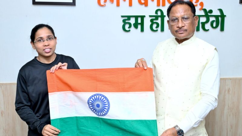 एवरेस्ट पर तिरंगा फहराने निकली छत्तीसगढ़ की बेटी, मुख्यमंत्री ने दी शुभकामनाएं