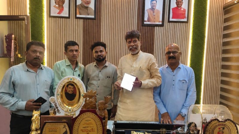 विधायक किरण देव ने मोबाइल ऐप से स्वयं की अपने परिवार की जनगणना