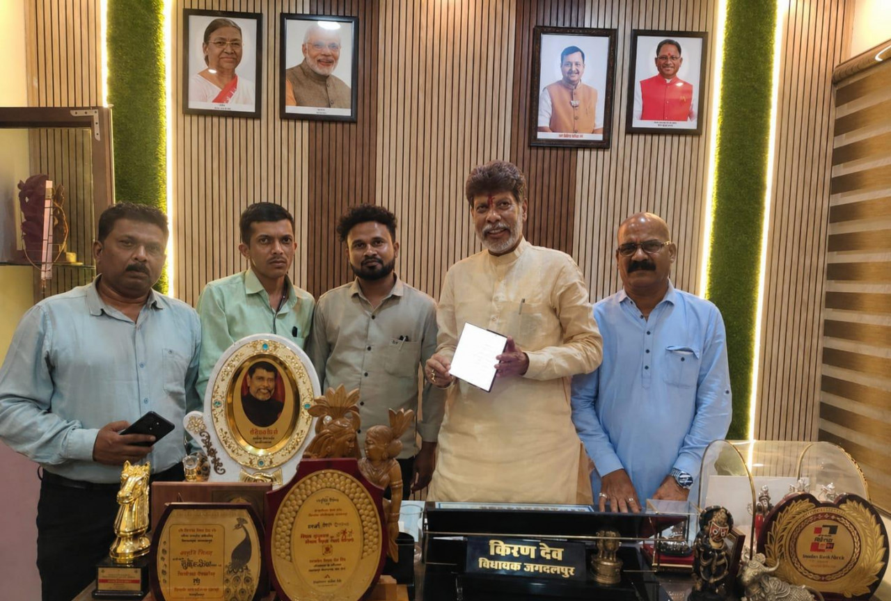 विधायक किरण देव ने मोबाइल ऐप से स्वयं की अपने परिवार की जनगणना