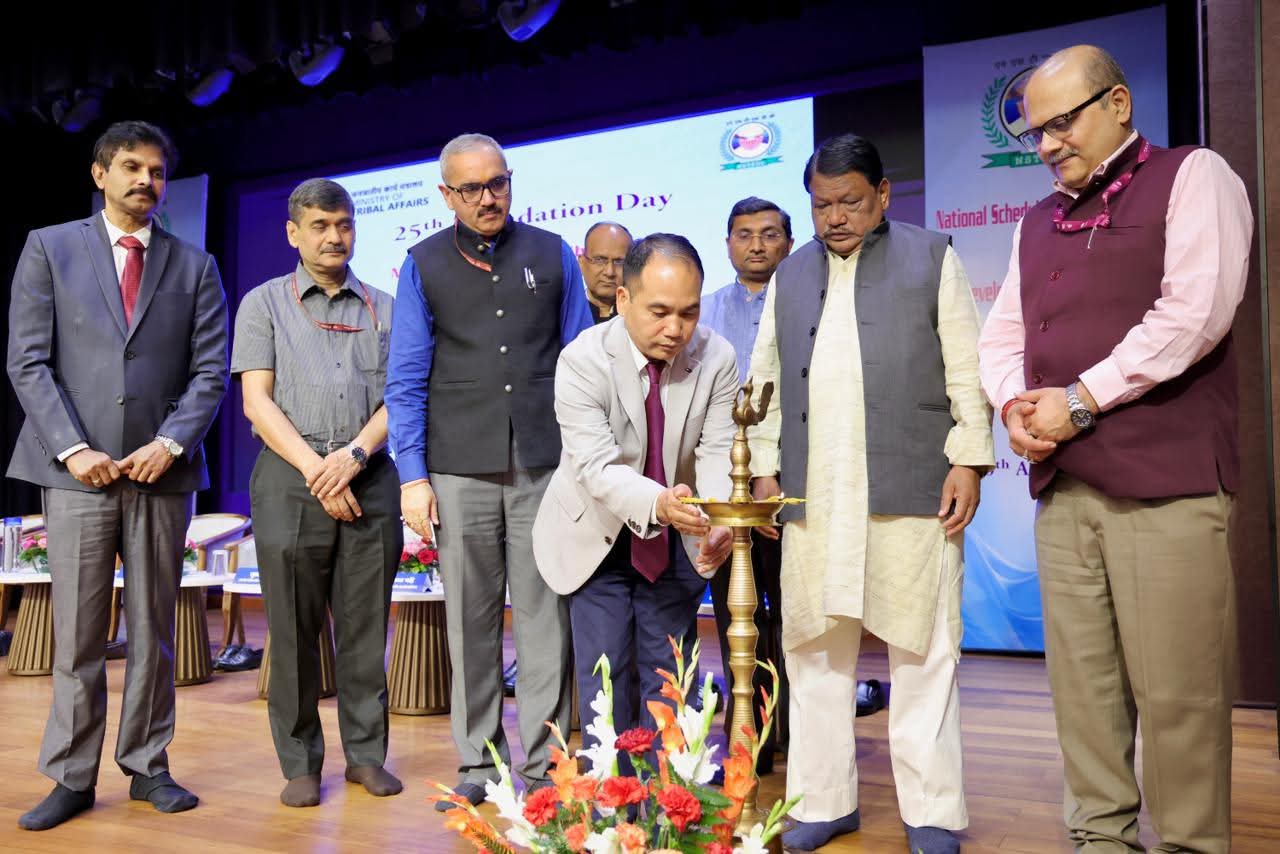 व्यक्तियों को रोजगार चाहने वाला बनने के बजाय रोजगार देने वाला बनाएं- केन्द्रीय मंत्री ओंराव