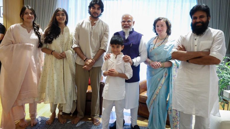 पीएम मोदी ने चंद्रबाबू नायडू के आवास पर उनके परिवार से मुलाकात की